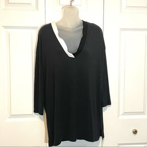 Banana Republic V-neck Tunic Black with White Accent Bracelet Sleeves